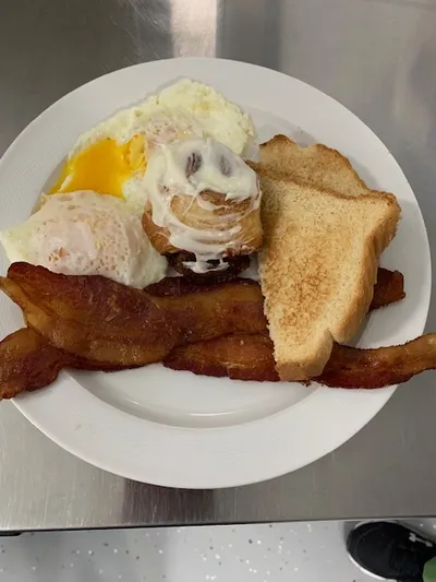 Breakfast - Eggs, Bacon & Toast