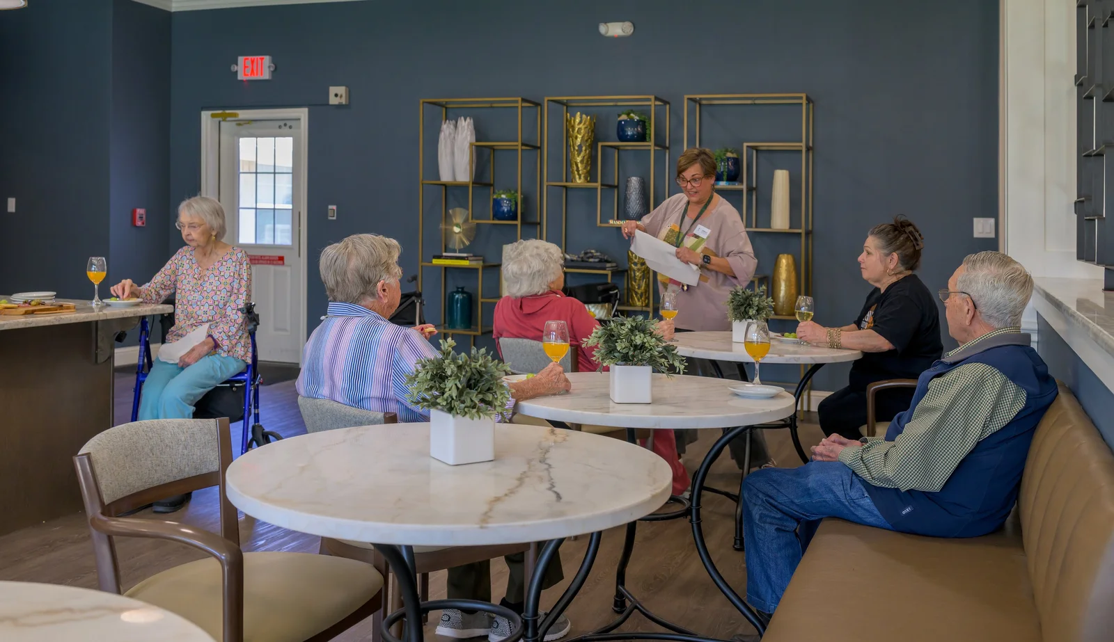 Happy Hour - Staff Presenting